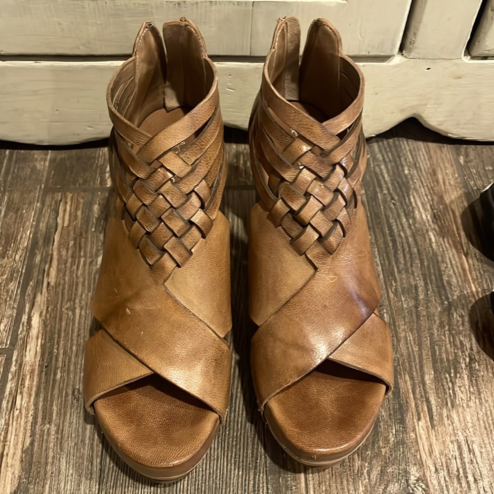 Women’s Antelope Wedge Sandals